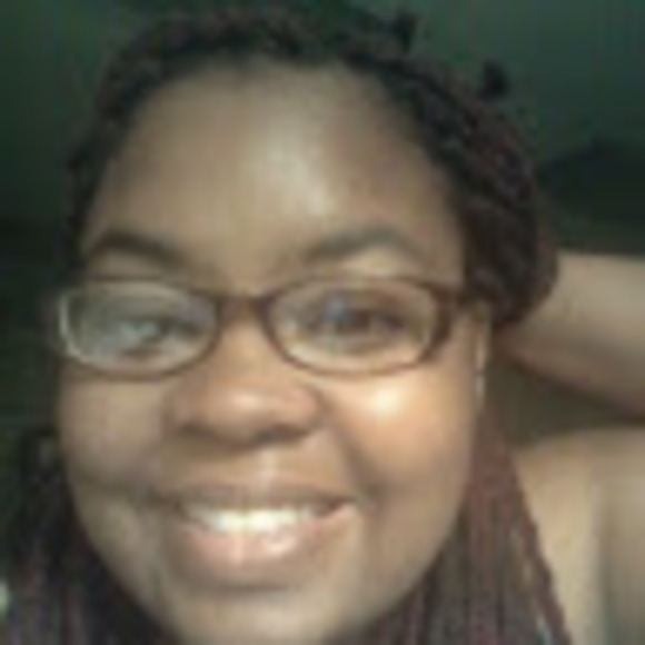 Meet your Posher, Cassandra - Picture 1 of 1